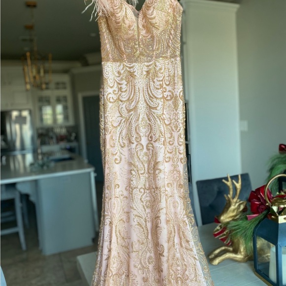Turn heads in this Beautiful Rose Gold formal dress. Only worn ONCE - Picture 5 of 6
